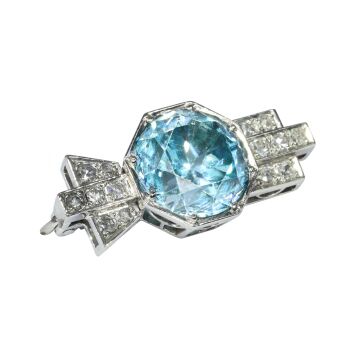 1950s Platinum Brooch with Blue Zircon – Refined Mid-Century Geometry by Unbekannter Künstler