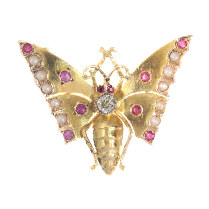 Antique gold Victorian butterfly brooch by Artista Desconhecido