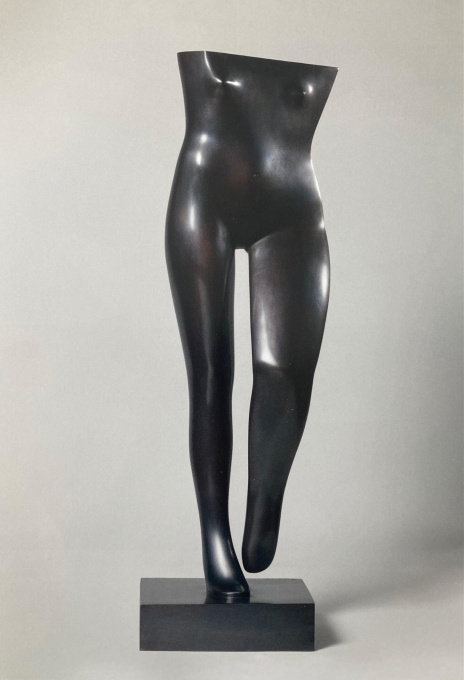 Figurina by Kobe
