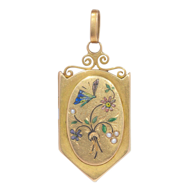 Antique 18K French gold locket with enamel work butterfly on flowers by Onbekende Kunstenaar