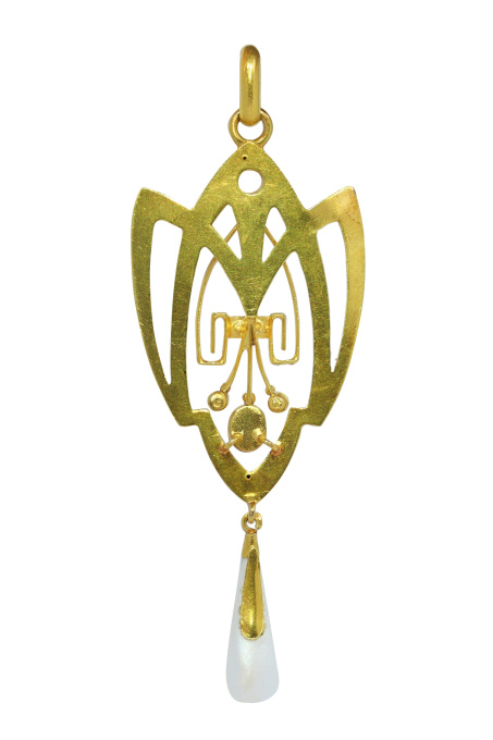 Romantic Whiplash: Art Nouveau Pendant with Diamonds, Sapphire, and Rare Pearl by Artista Desconocido