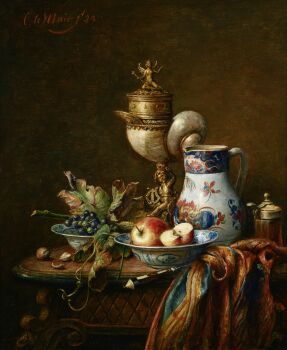 Stilleven met schelpbeker, Imari schenkkan en fruit by Cornelis Le Mair