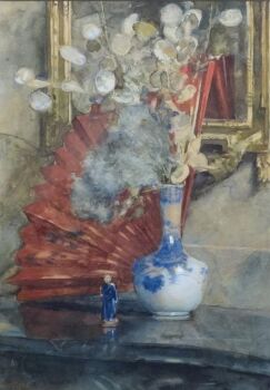 Stilleven met waaier en judaspenning in Chinese vaas by E.S. Witkamp