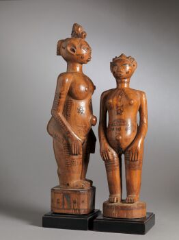 Couple Wooden Ancestors Sculptures with Scarifications, Zela People, DRC. by Artista Desconocido