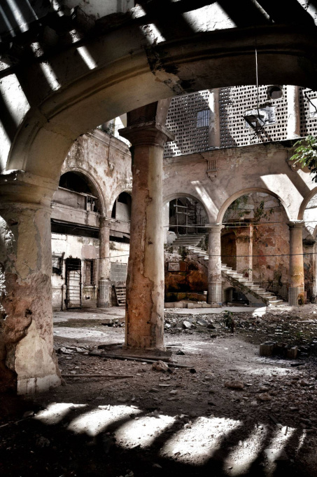 Decaying Palace by Kommer Hakkenbrak