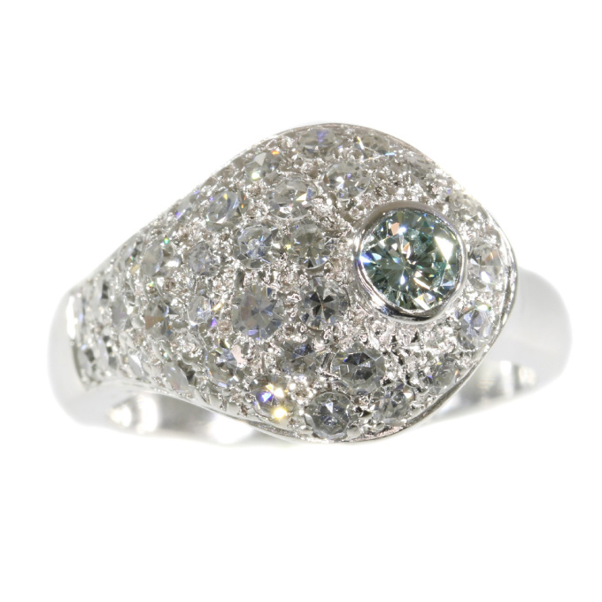 Vintage Fifties diamond ring with natural light blue diamond by Onbekende Kunstenaar