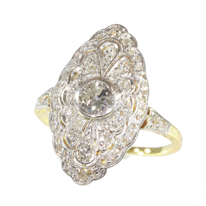 Vintage Diamond Ring with Belle Époque Touch – Crafted for Quiet Grandeur by Artista Sconosciuto