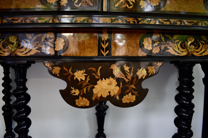 Marquitery cabinet in the style of Louis XIV by Artista Desconhecido