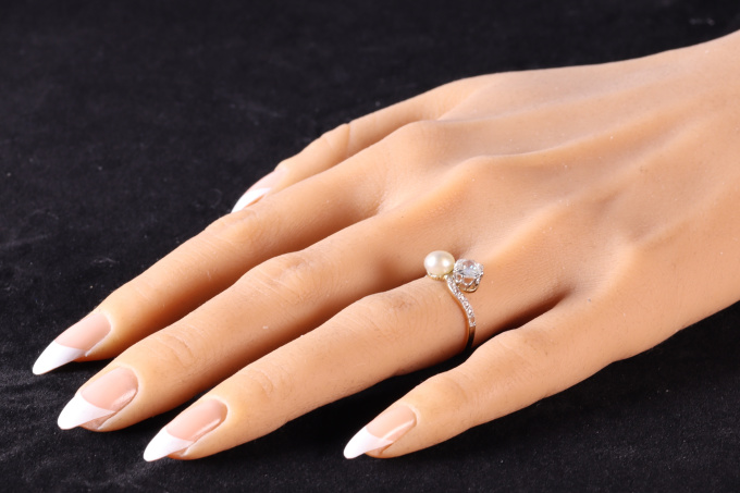 Historic Love: A Toi et Moi Ring from 1900 by Unbekannter Künstler