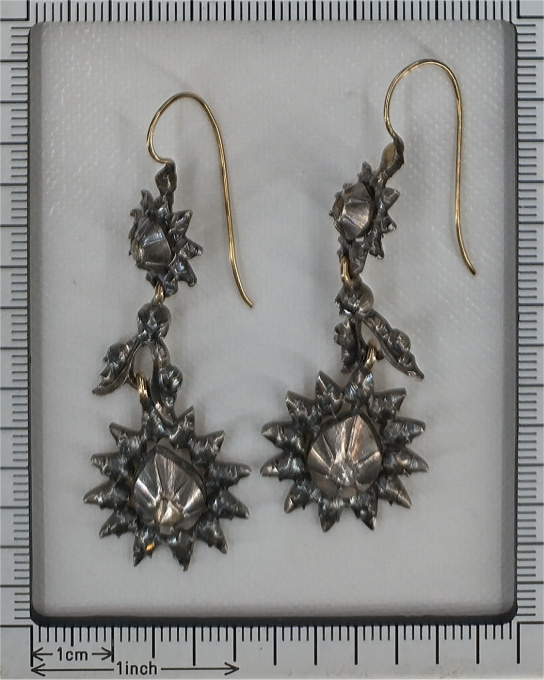 Vintage antique Victorian long pendent diamond earrings by Unbekannter Künstler