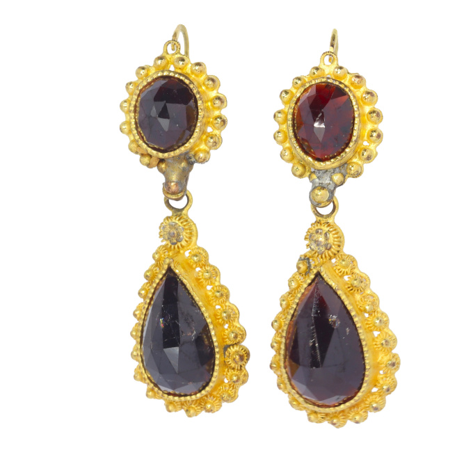 Victorian gilded garnet parure matching necklace and earrings in original box by Artiste Inconnu