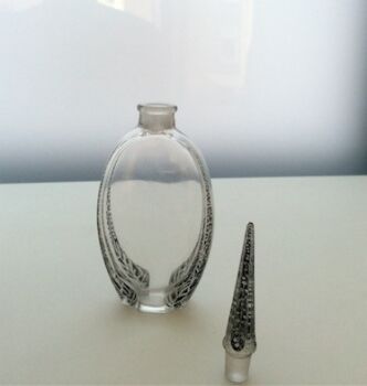 A very elegant flacon ‘Lac Dor’ for Lubin by Lalique by René Lalique
