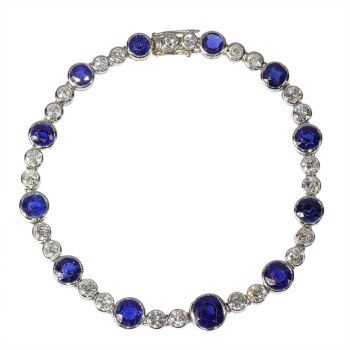 Vintage Cornflower Blue Elegance – Art Deco Platinum Bracelet with Untreated Sapphires by Onbekende Kunstenaar