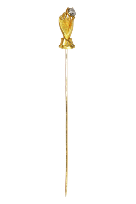 Romantic Victorian Gold Stickpin with Sculpted Hand Holding a Rose Cut Diamond by Onbekende Kunstenaar