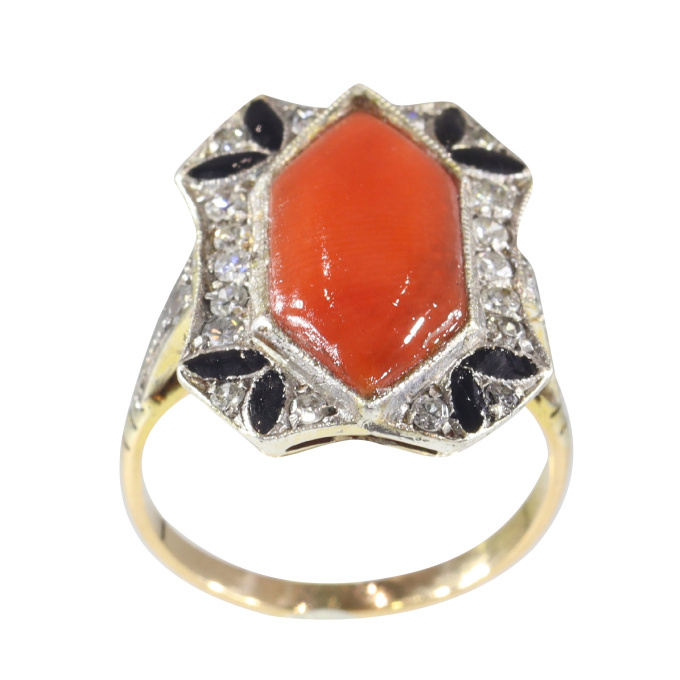 Vintage Art Deco ring with diamonds coral and black enamel by Onbekende Kunstenaar