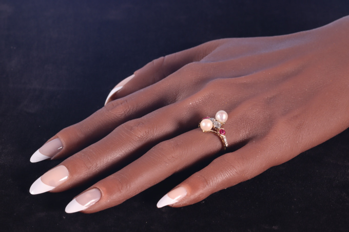 Vintage Art deco ring with diamonds rubies and pearls by Unbekannter Künstler