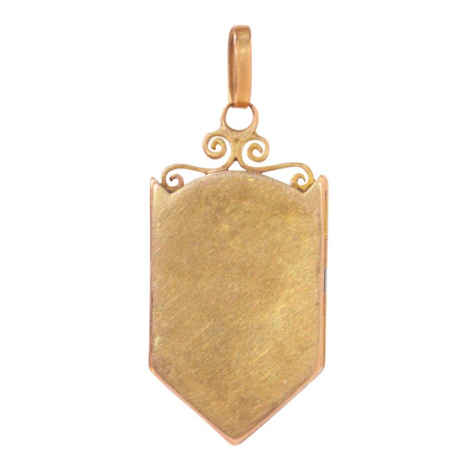 Antique 18K French gold locket with enamel work butterfly on flowers by Onbekende Kunstenaar