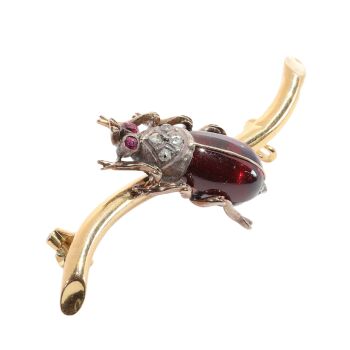 French Victorian Beetle Brooch, A Lively Insect in Garnet, Ruby and Diamonds by Unbekannter Künstler