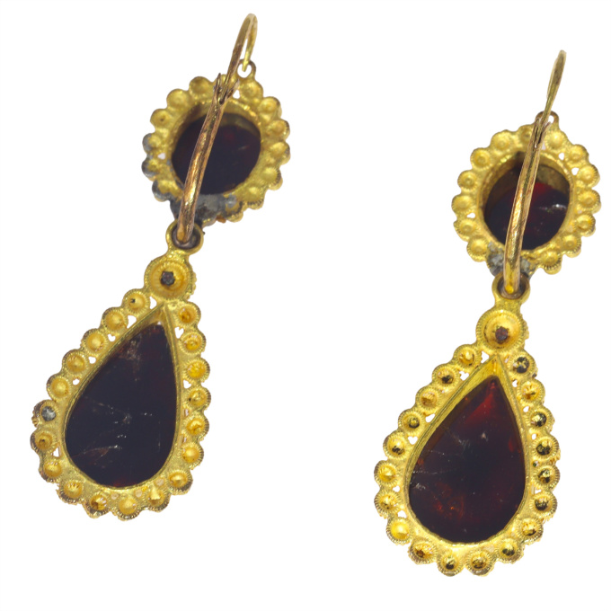 Victorian gilded garnet parure matching necklace and earrings in original box by Artiste Inconnu