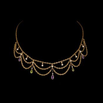 Suffragette necklace by Onbekende Kunstenaar