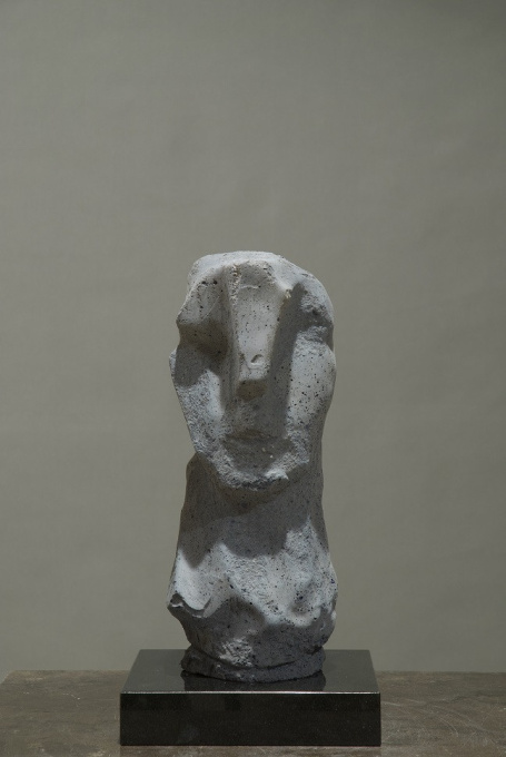 Concrete head - In Stock by Thomas Junghans