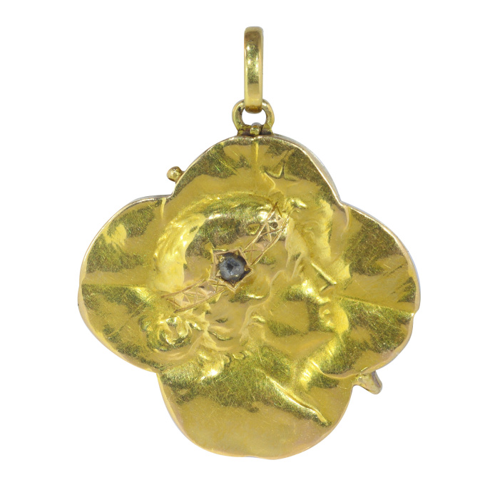 Vintage antique Art Nouveau love and good luck locket by Onbekende Kunstenaar