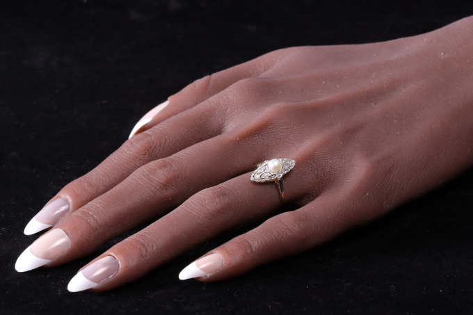 Vintage Edwardian Art Deco diamond and pearl marquise shaped ring by Unbekannter Künstler