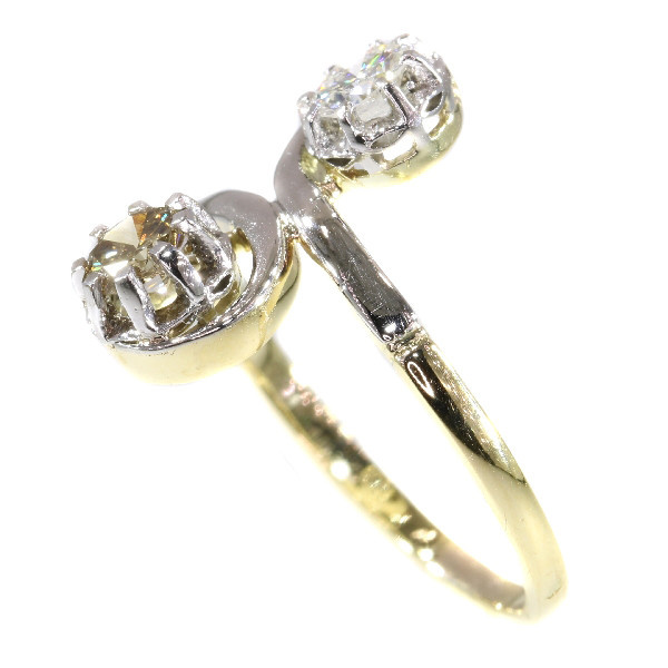 Vintage Fifties romantic engagement ring with white and champagne brilliant by Unbekannter Künstler
