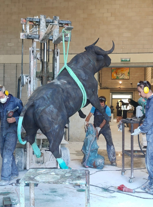 Stier life size - Bronze by Chris Tap