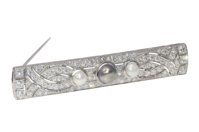 Vintage Fifties Art Deco platinum diamond bar brooch with pearls by Unbekannter Künstler