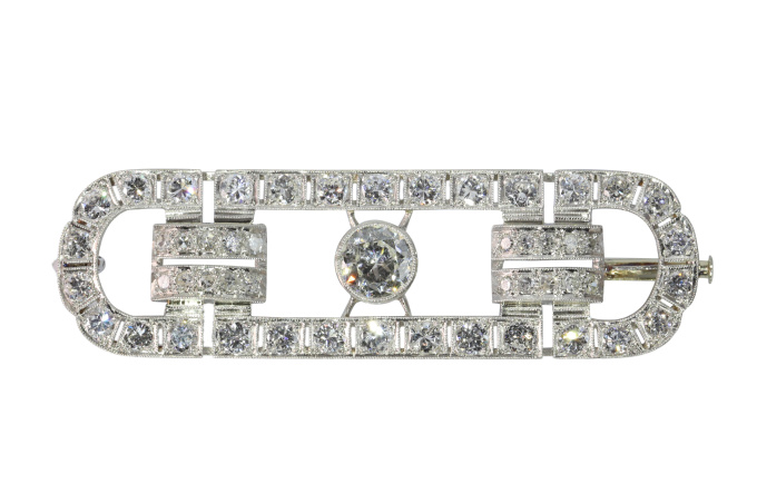 Art Deco-Inspired Gentleman’s Brooch – Vintage Fifties Design with 4.92ct Diamonds by Artista Desconocido