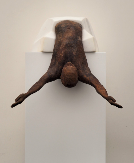 Contorsionista (1/8) by Jesús Curía Perez