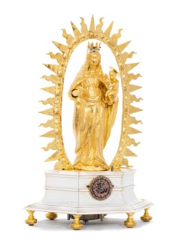 A South German Renaissance gilt-brass sculptural table clock, Madonna and Child, circa 1630. by Artista Sconosciuto