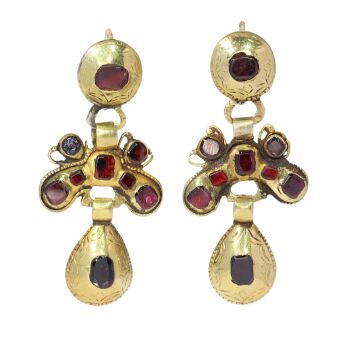 Baroque Iberian Earrings, c.1750 – Rare Survivors in 18K Gold with Garnets by Unbekannter Künstler