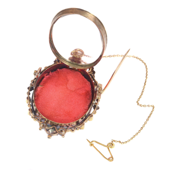 Victorian cameo brooch/pendant with locket depicting Cupid and Bacchus Stomp Grapes, Autumn after Thorvaldsen by Artista Sconosciuto