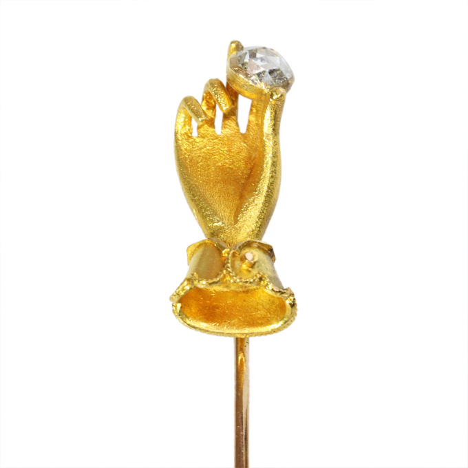Romantic Victorian Gold Stickpin with Sculpted Hand Holding a Rose Cut Diamond by Onbekende Kunstenaar
