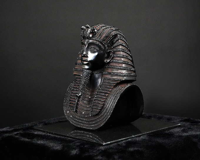 Pharao  by Angela Gomes