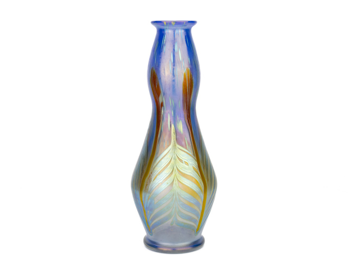 Johann Loetz Witwe – Phänomen Genre vaas in blauw opaal – 1902 by Johann Loetz (Lötz) Witwe Klostermühle