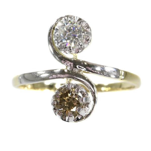Vintage Fifties romantic engagement ring with white and champagne brilliant by Unbekannter Künstler
