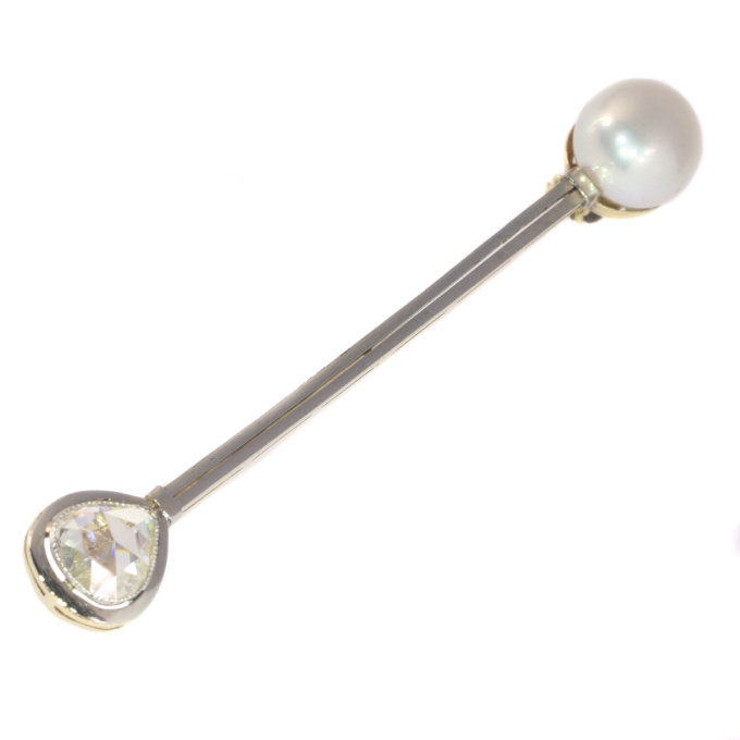 High quality Art Deco pin with large natural pearl and large rose cut diamond by Artista Desconocido