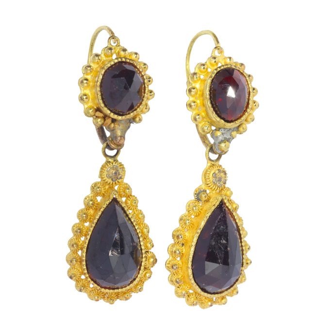 Victorian gilded garnet parure matching necklace and earrings in original box by Artiste Inconnu