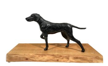 Standing hunting dog by Natalie de Klijn