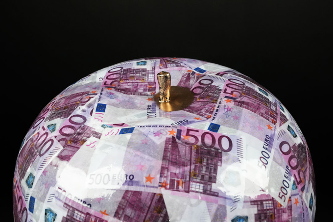 500 Euro Apple by Ghost Art