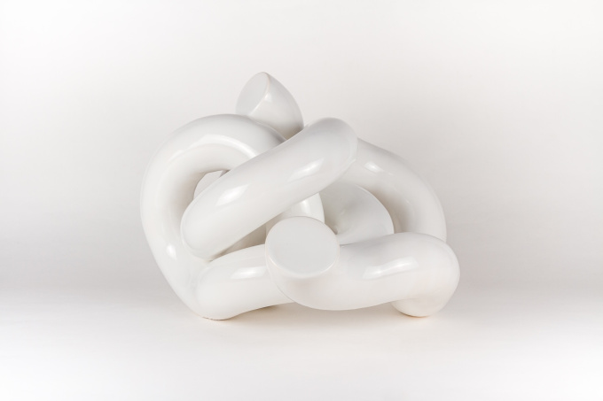 WHITESHVDA25011 by Roger Coll