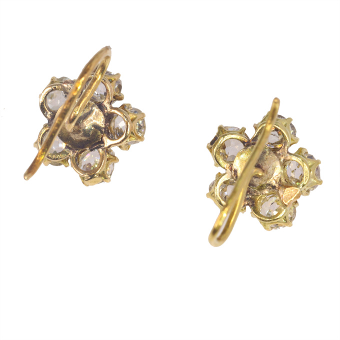 Vintage antique diamond earstuds with old mine brilliant cut diamonds by Artista Desconocido