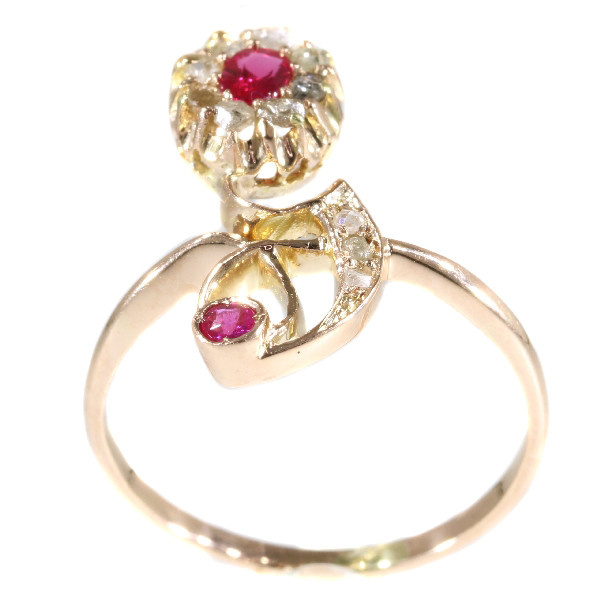 Typical strong design Art Nouveau ruby and diamond ring by Artista Desconocido