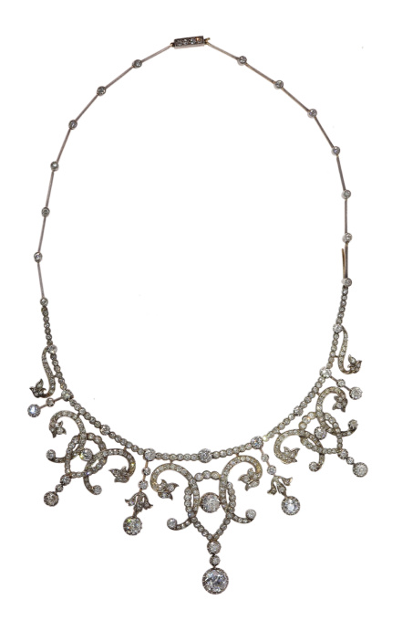 Romantic Victorian Diamond Garland – A Choker of Ceremony and Sentiment by Artista Desconocido