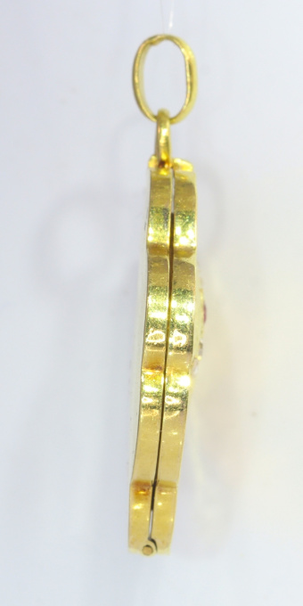 Vintage Art Nouveau 18K gold good luck locket set with diamonds by Artiste Inconnu