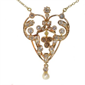 An Heirloom to Cherish: Victorian Pendant with Rare Fancy Diamonds by Unbekannter Künstler