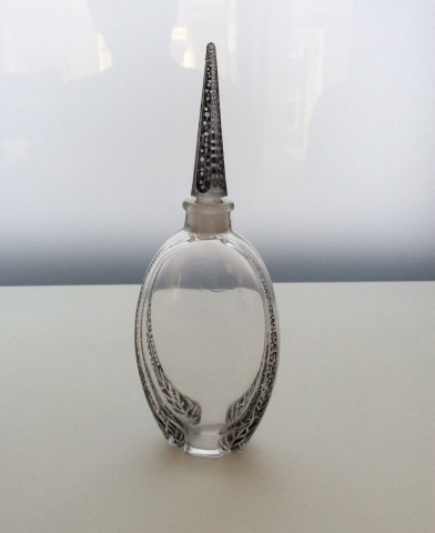 A very elegant flacon ‘Lac Dor’ for Lubin by Lalique by René Lalique